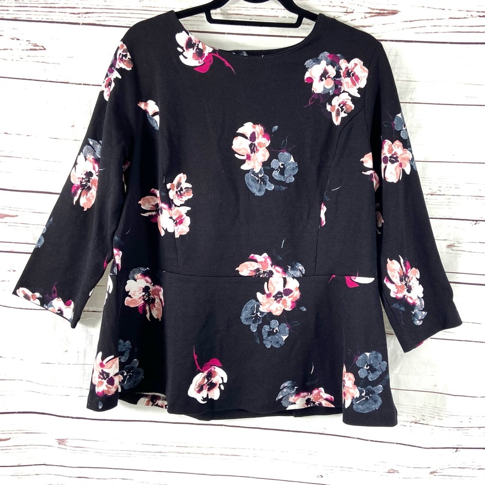 Talbots Top Women’s 1X Black Floral Peplum Hem Boat Neck Pullover Cotton Blend.
